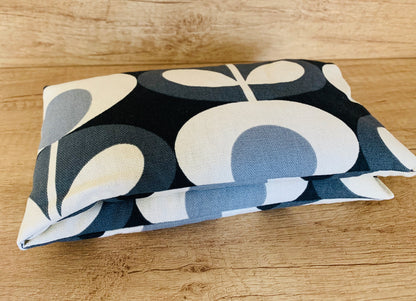 Orla Kiely Wheat Heat Pack: Grey Oval Design, Lavender Relief