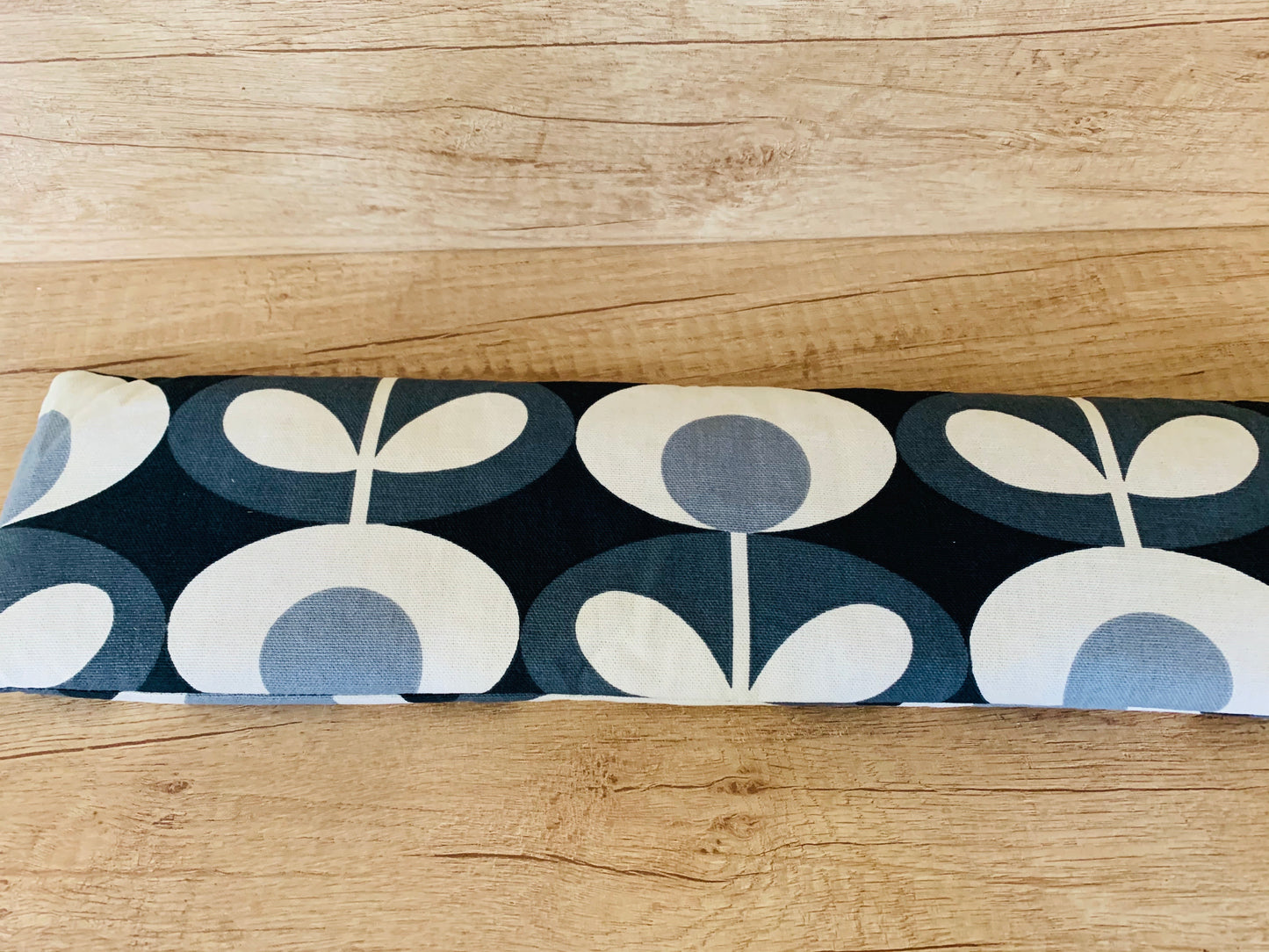 Orla Kiely Wheat Heat Pack: Grey Oval Design, Lavender Relief