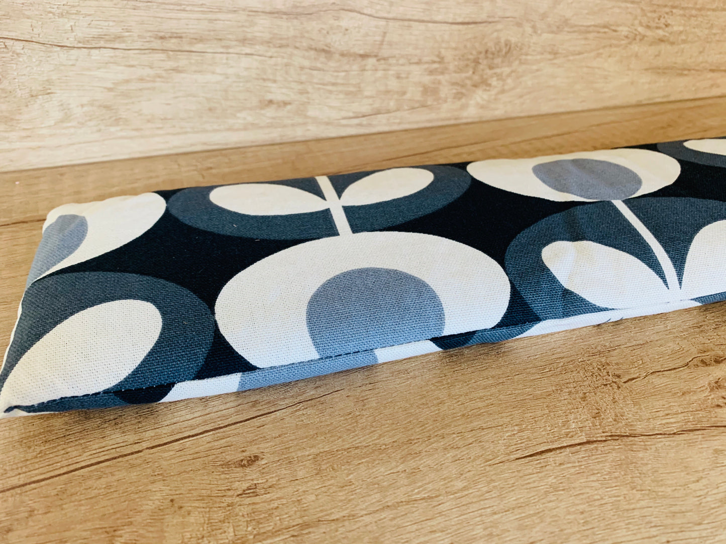 Orla Kiely Wheat Heat Pack: Grey Oval Design, Lavender Relief