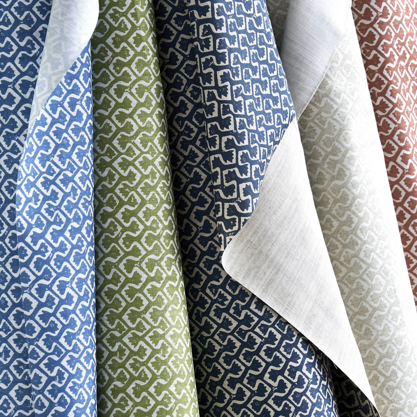 Clarke & Clarke Kalpa Antique Roman Blind