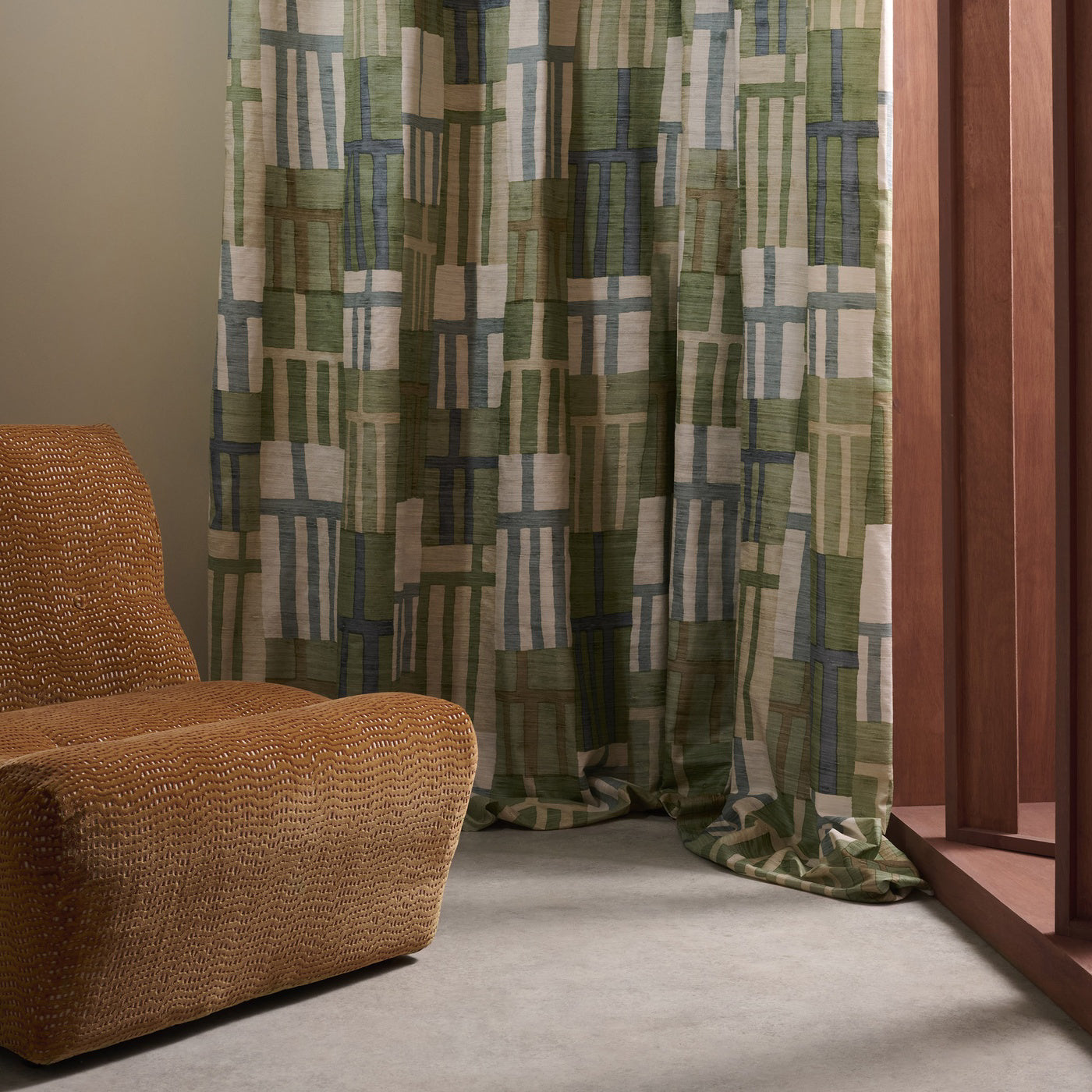 Harlequin Monolith Jade/Kyanite Roman Blind