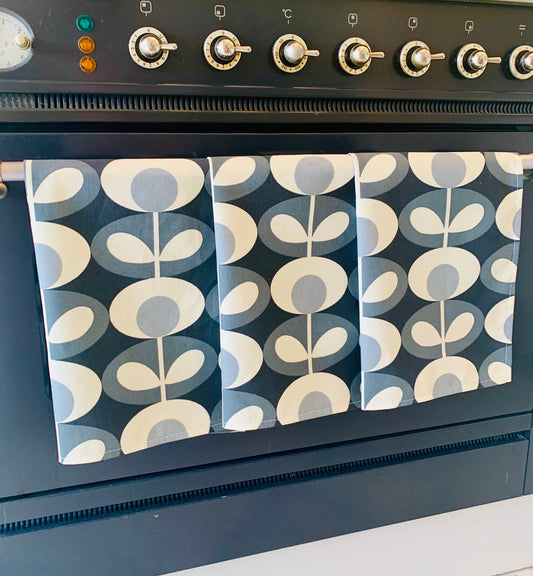 Orla Kiely Grey Oval Tea Towels: Retro Kitchen Decor