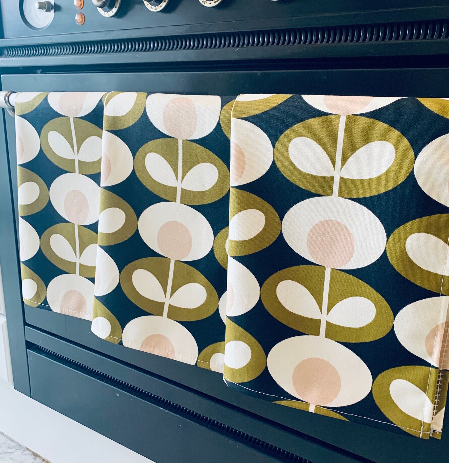 Orla Kiely Olive Oval Tea Towels: Retro Kitchen Decor