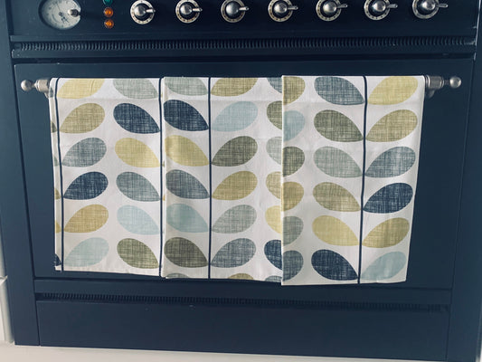 Orla Kiely Seagrass Scribble Stem Tea Towels: Retro Kitchen Decor