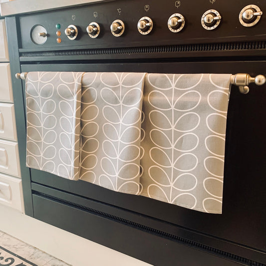 Orla Kiely Silver Stem Tea Towels: Retro Kitchen Decor