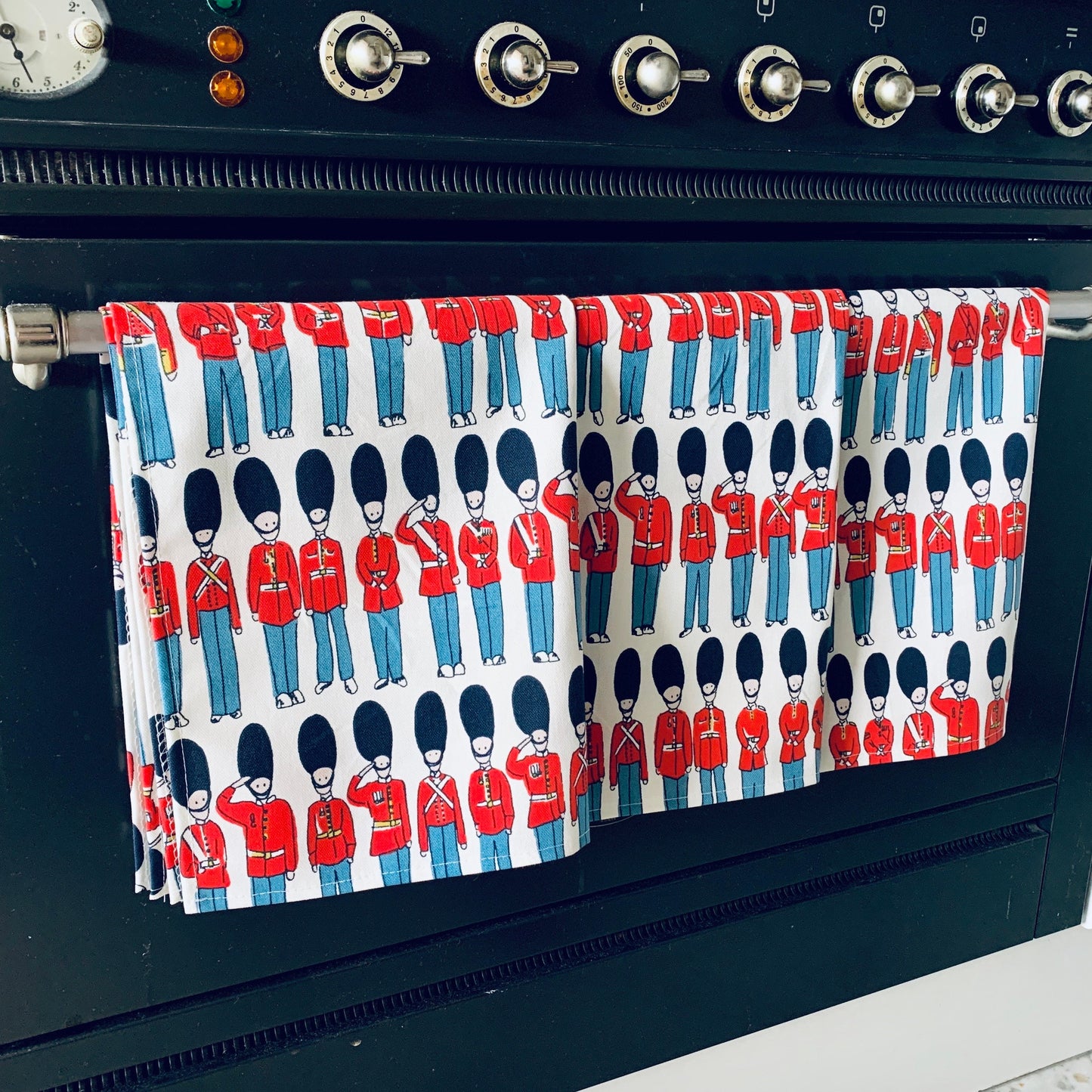 Cath Kidston London Guards Tea Towels & Oven Gloves: British Charm Decor