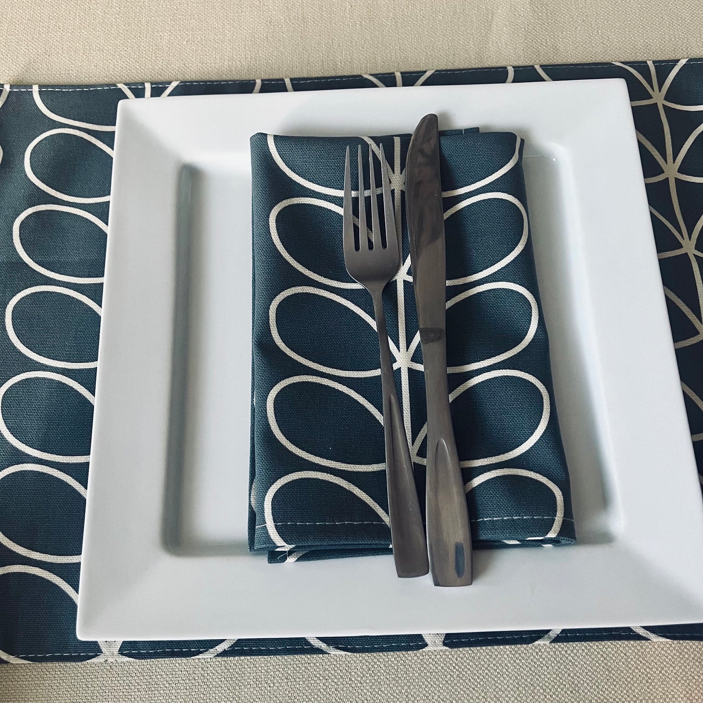 Orla Kiely Grey Stem Table Linen, Placemat Napkins: Retro Home Decor