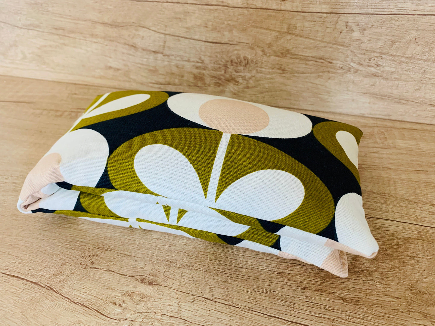 Orla Kiely Wheat Heat Pack: Olive Oval Design, Lavender Relief