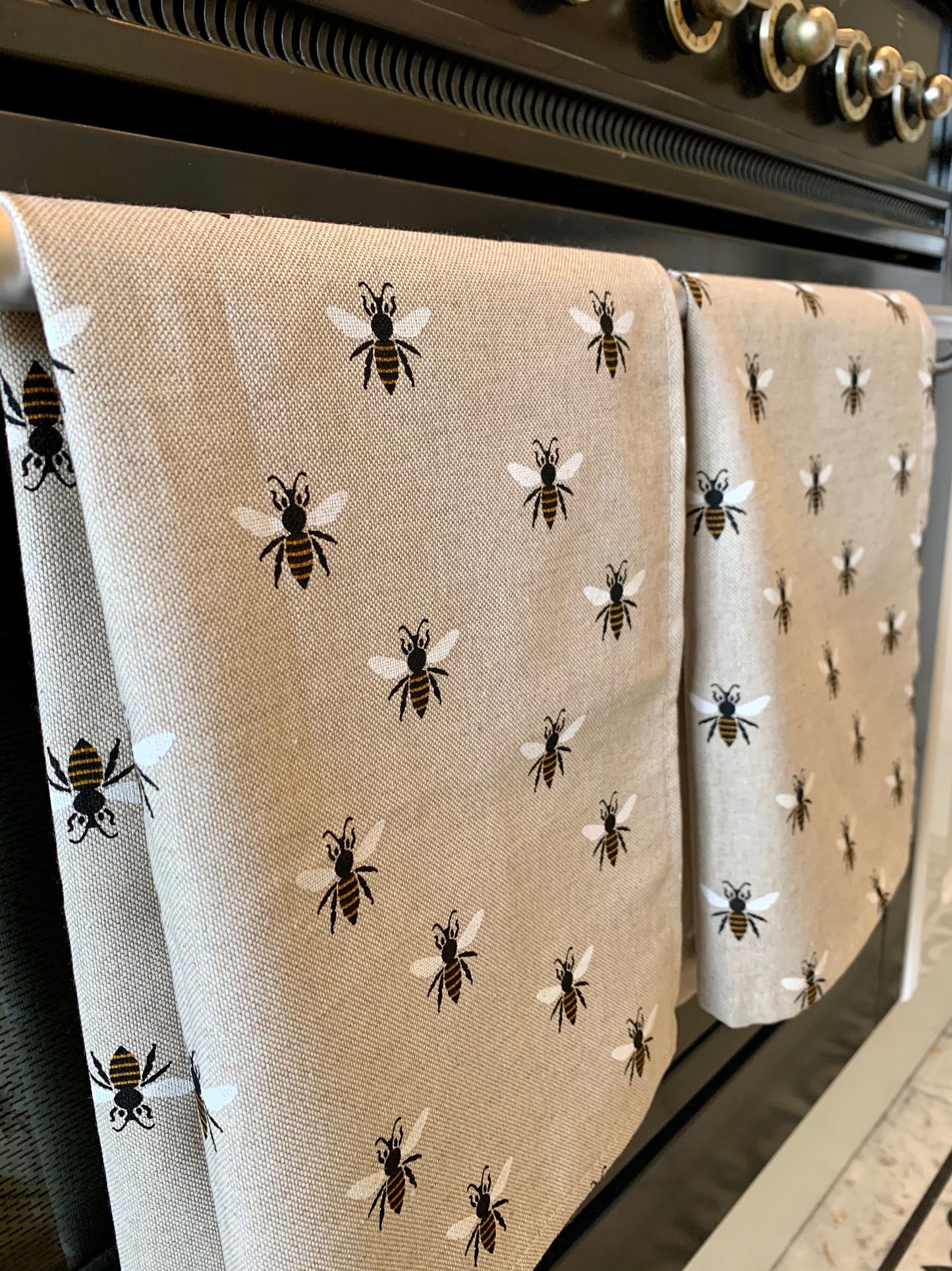 Bumble Bee Linen Tea Towel: Charming Farmhouse Decor