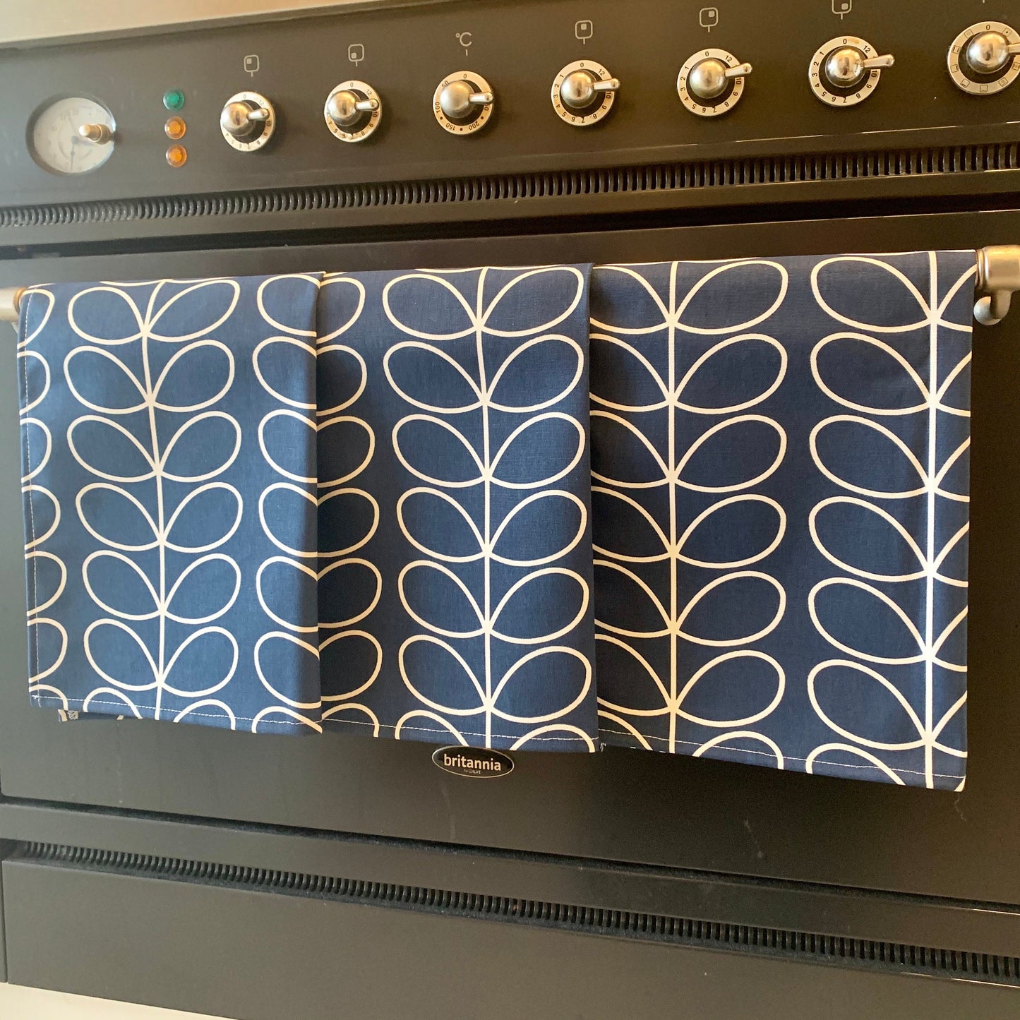 Orla Kiely Navy Blue Stem Tea Towels: Retro Kitchen Decor