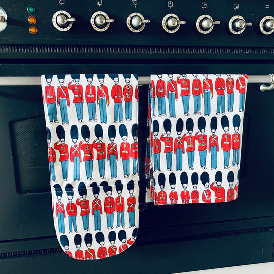 Cath Kidston London Guards Tea Towels & Oven Gloves: British Charm Decor